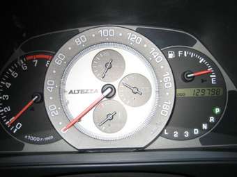 2002 Toyota Altezza Pictures