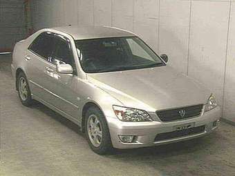 2002 Toyota Altezza Pictures