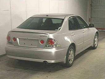 2002 Toyota Altezza Photos