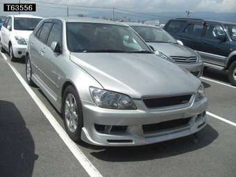 2002 Toyota Altezza Images