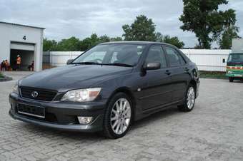 2002 Toyota Altezza Pictures