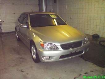 2002 Toyota Altezza Pictures