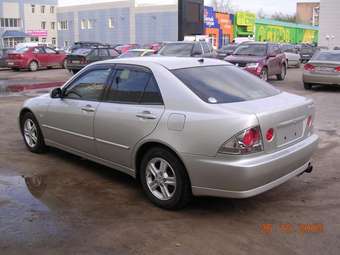 2002 Toyota Altezza Pictures