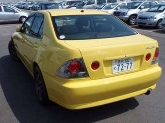 2002 Toyota Altezza Images
