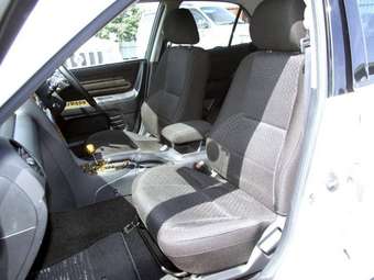 2002 Toyota Altezza Images