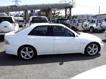 2002 Toyota Altezza Pictures
