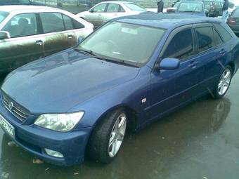 2002 Toyota Altezza Pictures