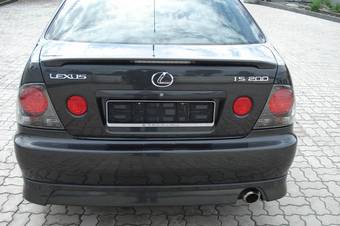 2002 Toyota Altezza Photos