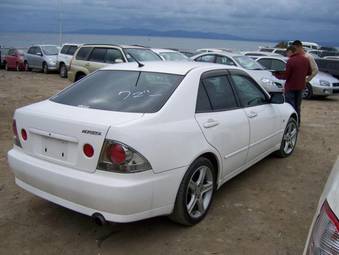 2002 Toyota Altezza Photos