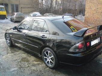 2002 Toyota Altezza Pictures