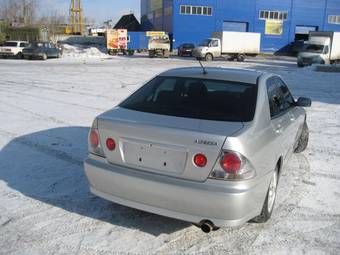 2002 Toyota Altezza Pictures