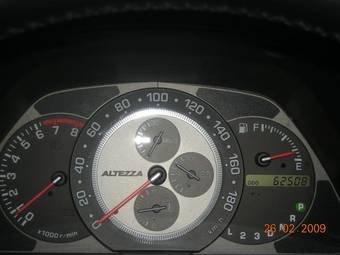 2002 Toyota Altezza Images