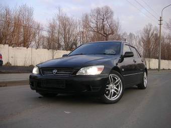 2002 Toyota Altezza Photos