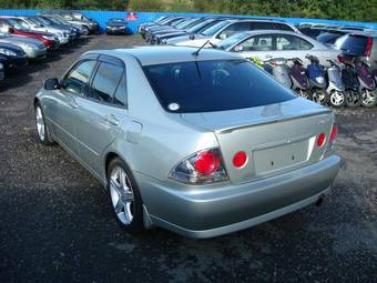 2002 Toyota Altezza Pictures