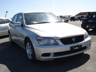 2002 Toyota Altezza Photos