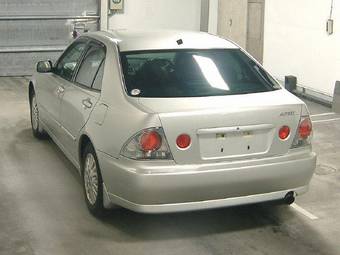 2002 Toyota Altezza Pictures