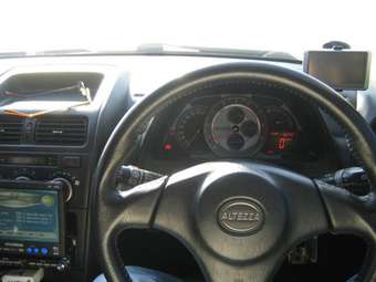 2003 Toyota Altezza Images