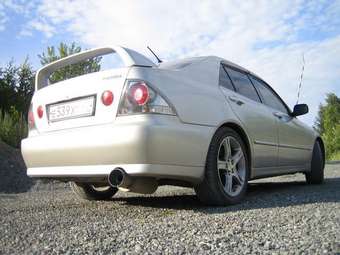 2003 Toyota Altezza Pictures