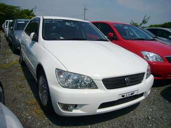 2003 Toyota Altezza Images