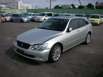 2003 Toyota Altezza Pictures