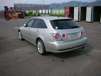 2003 Toyota Altezza Photos