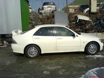2003 Toyota Altezza Pictures