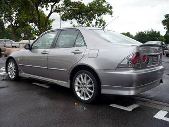 2003 Toyota Altezza Images