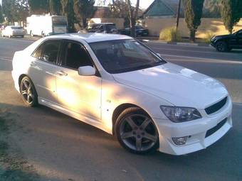 2003 Toyota Altezza Pictures