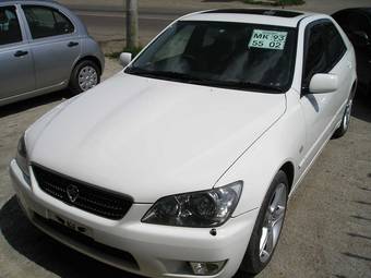 2003 Toyota Altezza Images