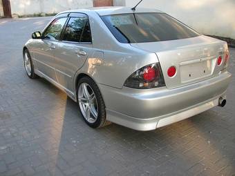 2003 Toyota Altezza Photos