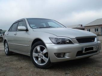 2003 Toyota Altezza Photos