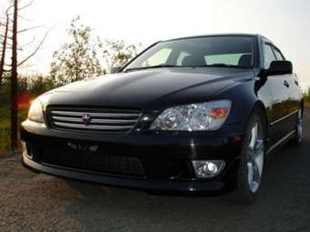 2004 Toyota Altezza Pictures