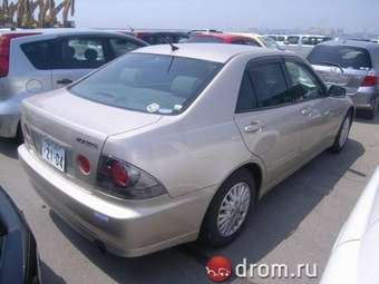 2004 Toyota Altezza Photos