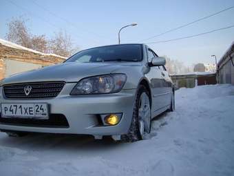 2004 Toyota Altezza Images