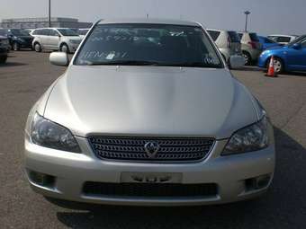 2004 Toyota Altezza Pictures