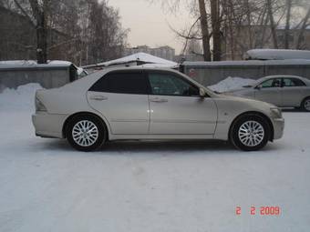 2004 Toyota Altezza Photos