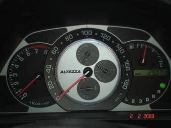 2004 Toyota Altezza Photos