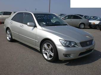 2004 Toyota Altezza Pictures