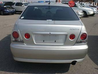 2004 Toyota Altezza Photos