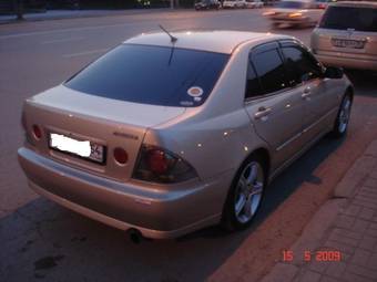 2004 Toyota Altezza Pictures