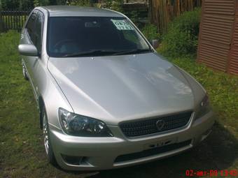 2004 Toyota Altezza Pictures