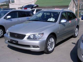 2004 Toyota Altezza Pictures