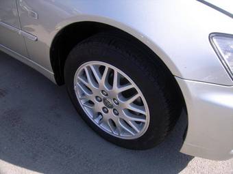 2004 Toyota Altezza Images