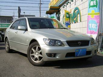 2005 Toyota Altezza Pictures