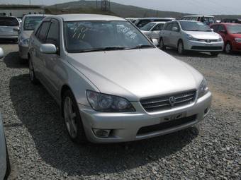 2005 Toyota Altezza Images