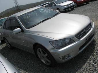 2005 Toyota Altezza Pictures