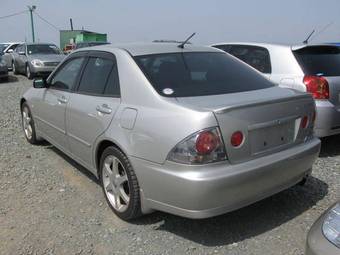 2005 Toyota Altezza Photos