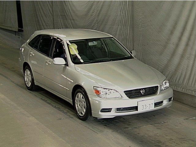 2001 Toyota Altezza Wagon Pics