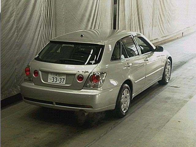 2001 Toyota Altezza Wagon Pictures