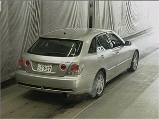 2001 Toyota Altezza Wagon Pics